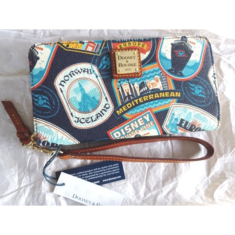 Dooney & Bourke DISNEY Cruise Line Europe 2018 Wristlet Wallet NEW vacation club